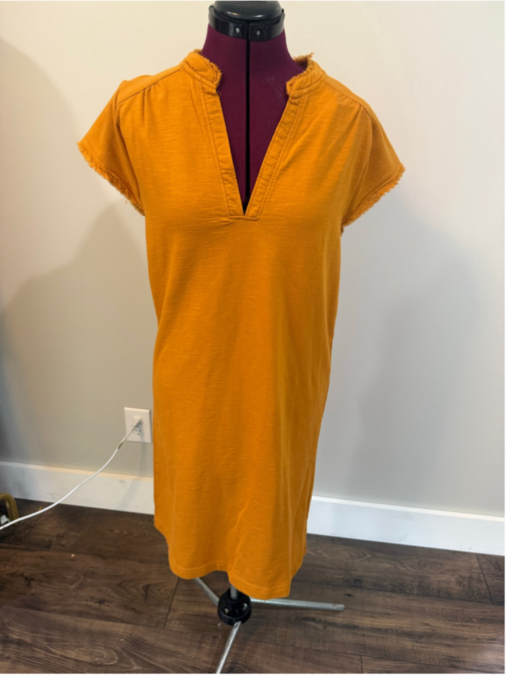 New Wonderly Short Sleeve Mustard Shift Dress Medium